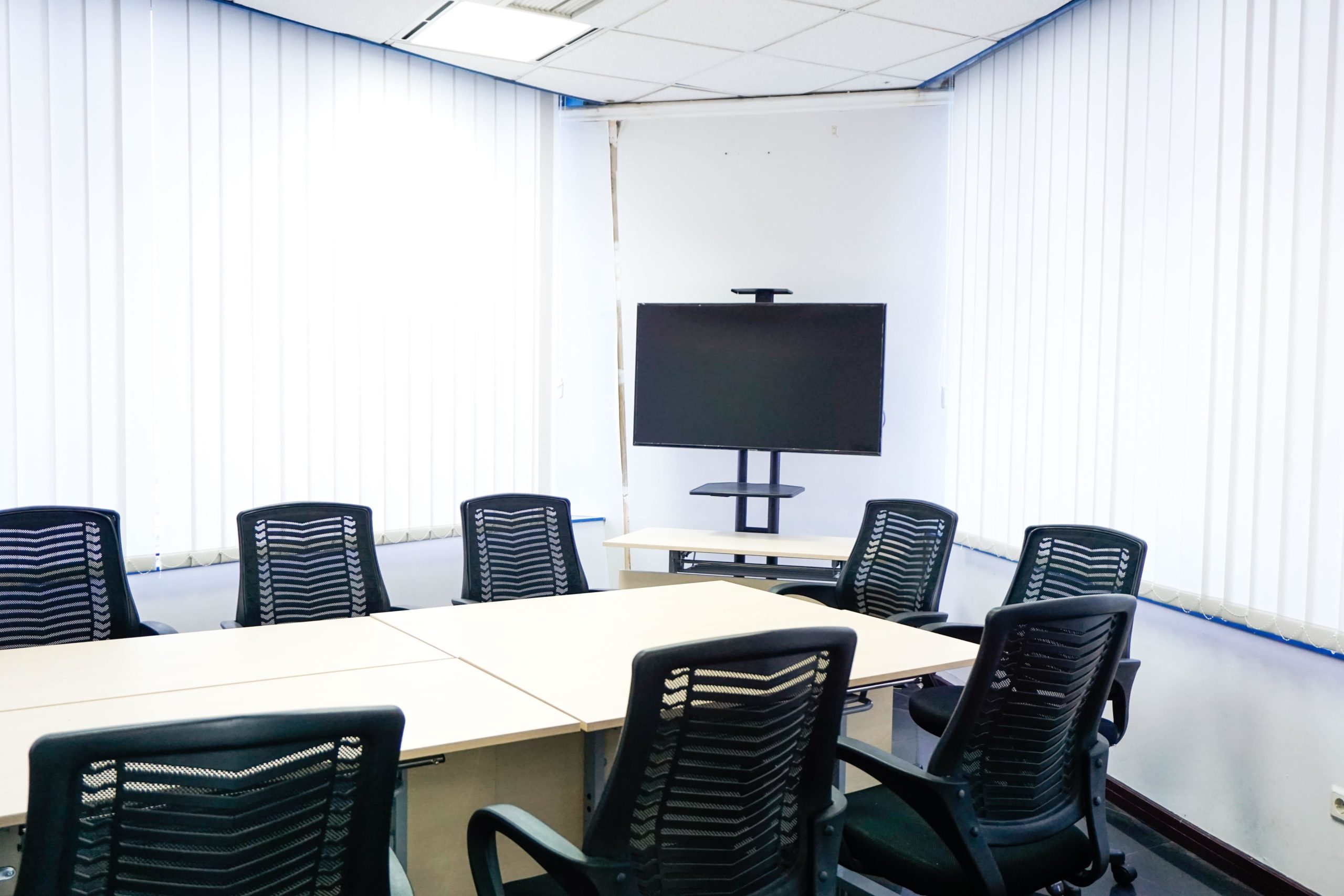 Coworking Space di Surabaya Paling Recommended Tahun 2023 4 Ruang Meeting Training 2 min scaled