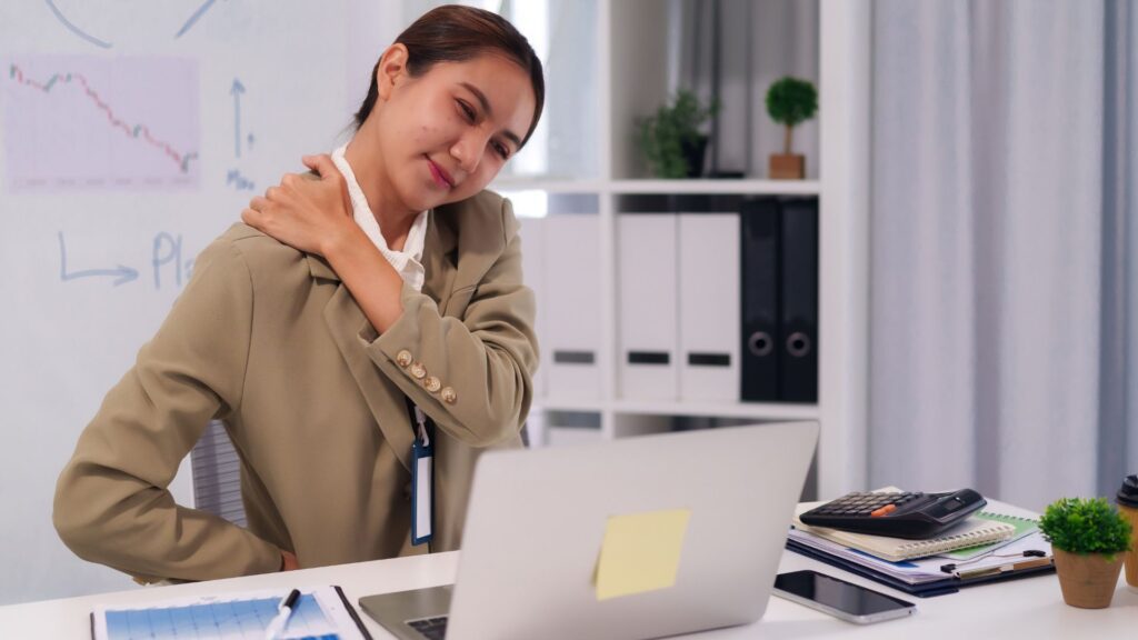 Stop Sekarang Juga! 7 Pola Hidup Buruk yang Bisa Hancurin Produktivitas Tanpa Kamu Sadar! 2 Gaya Hidup Sedentari: Duduk Terlalu Lama Bikin Produktivitas Macet
